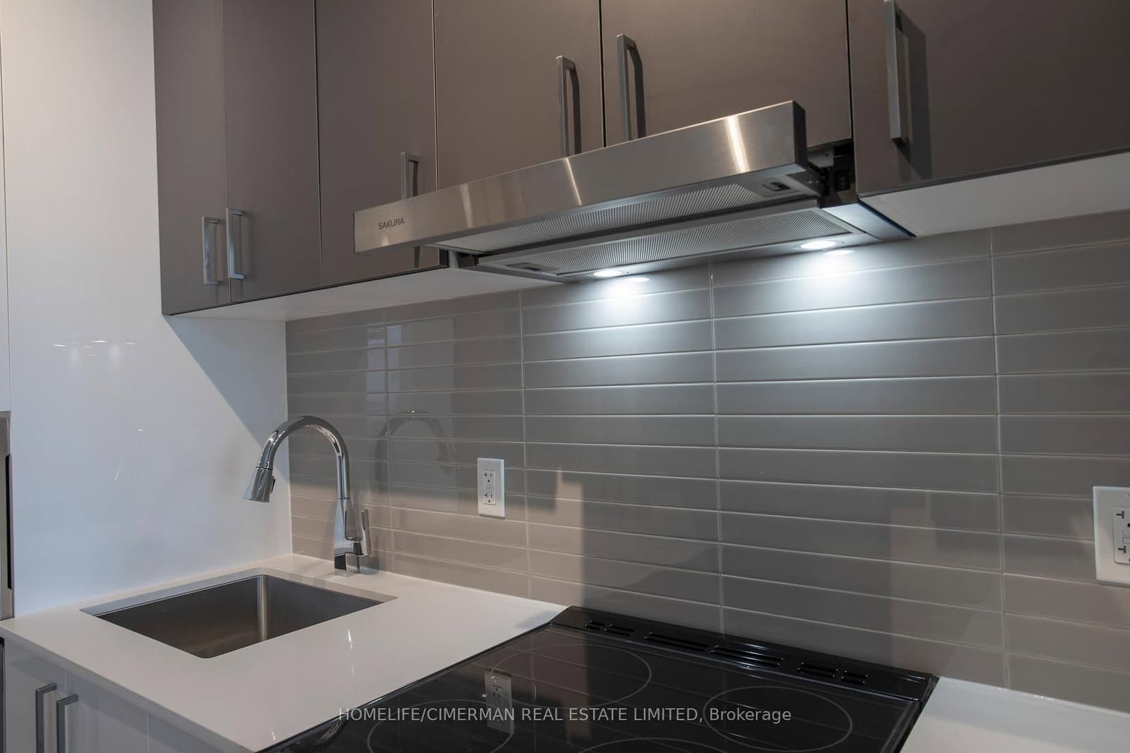 30 Upper Mall Way, Unit Suite A - 2008 thumbnail 11