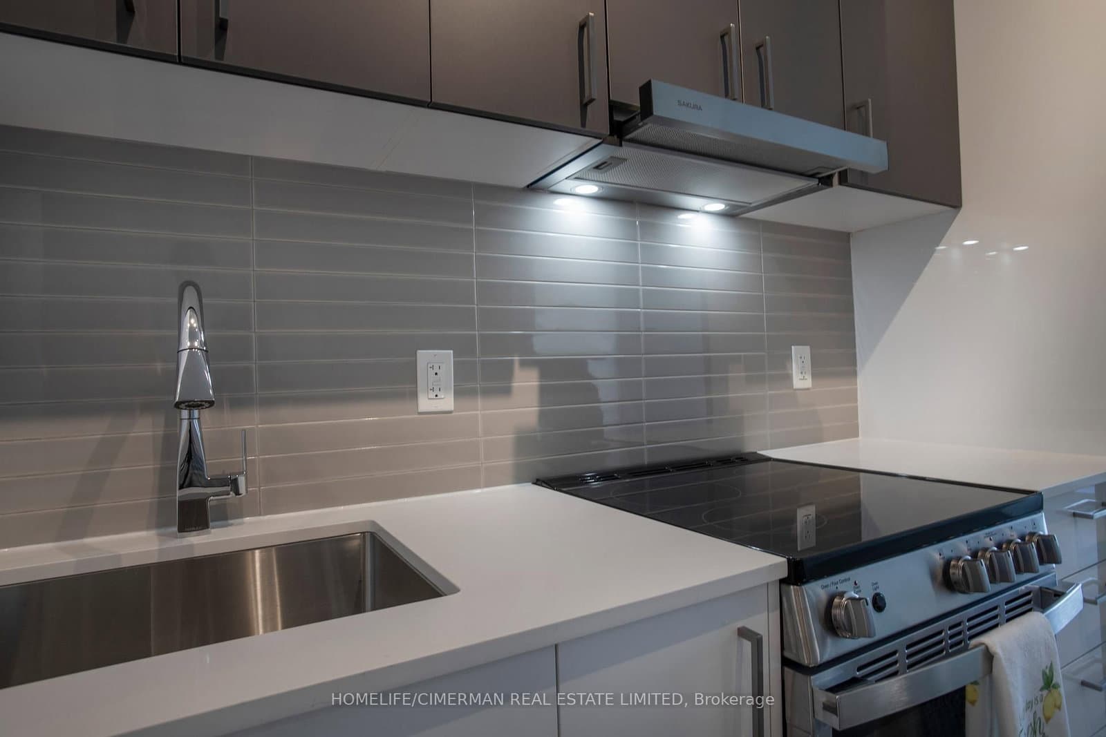 30 Upper Mall Way, Unit Suite A - 2008 thumbnail 12