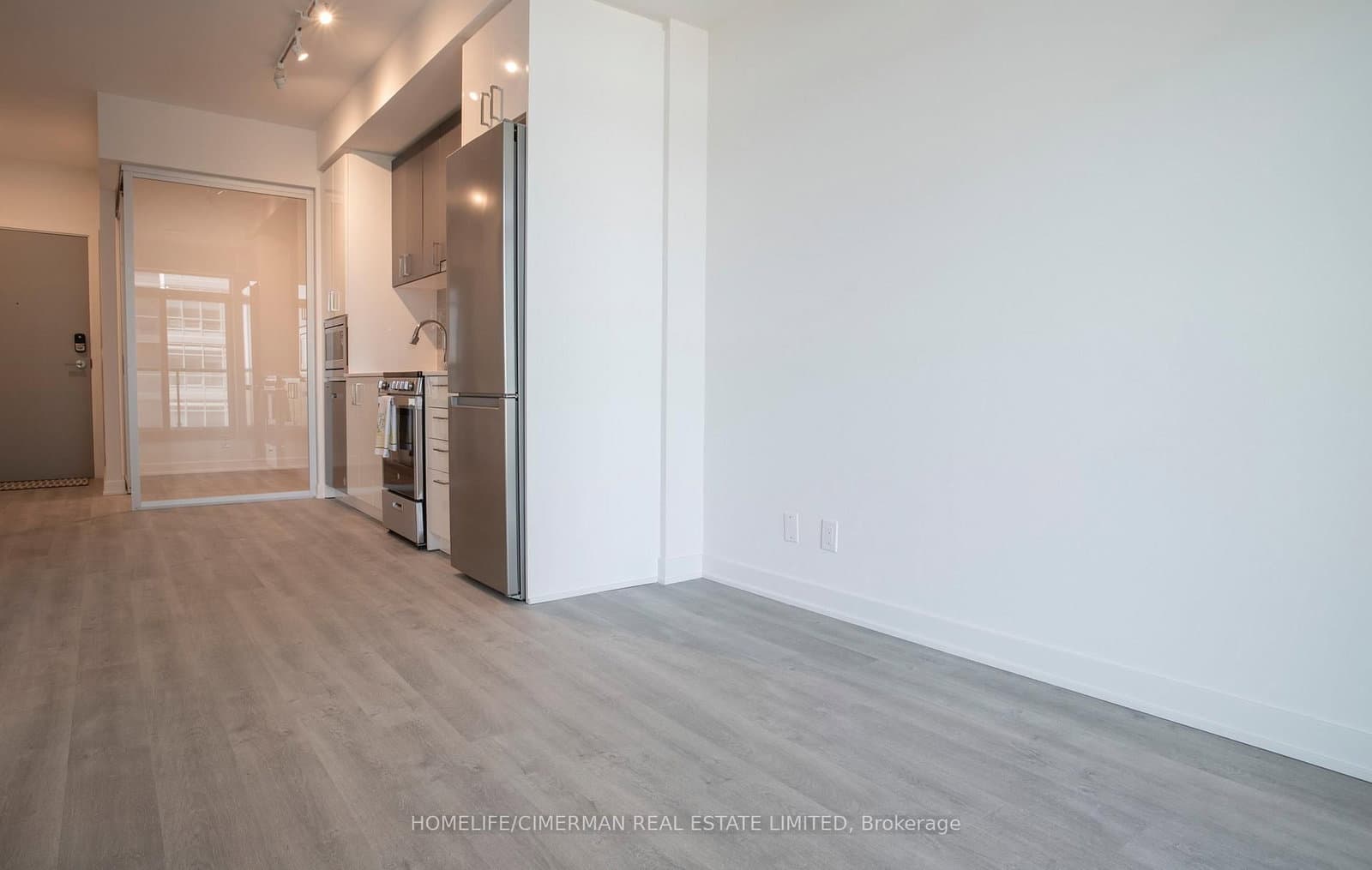 30 Upper Mall Way, Unit Suite A - 2008 thumbnail 17