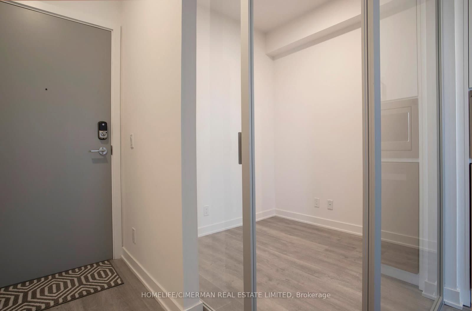 30 Upper Mall Way, Unit Suite A - 2008 thumbnail 6