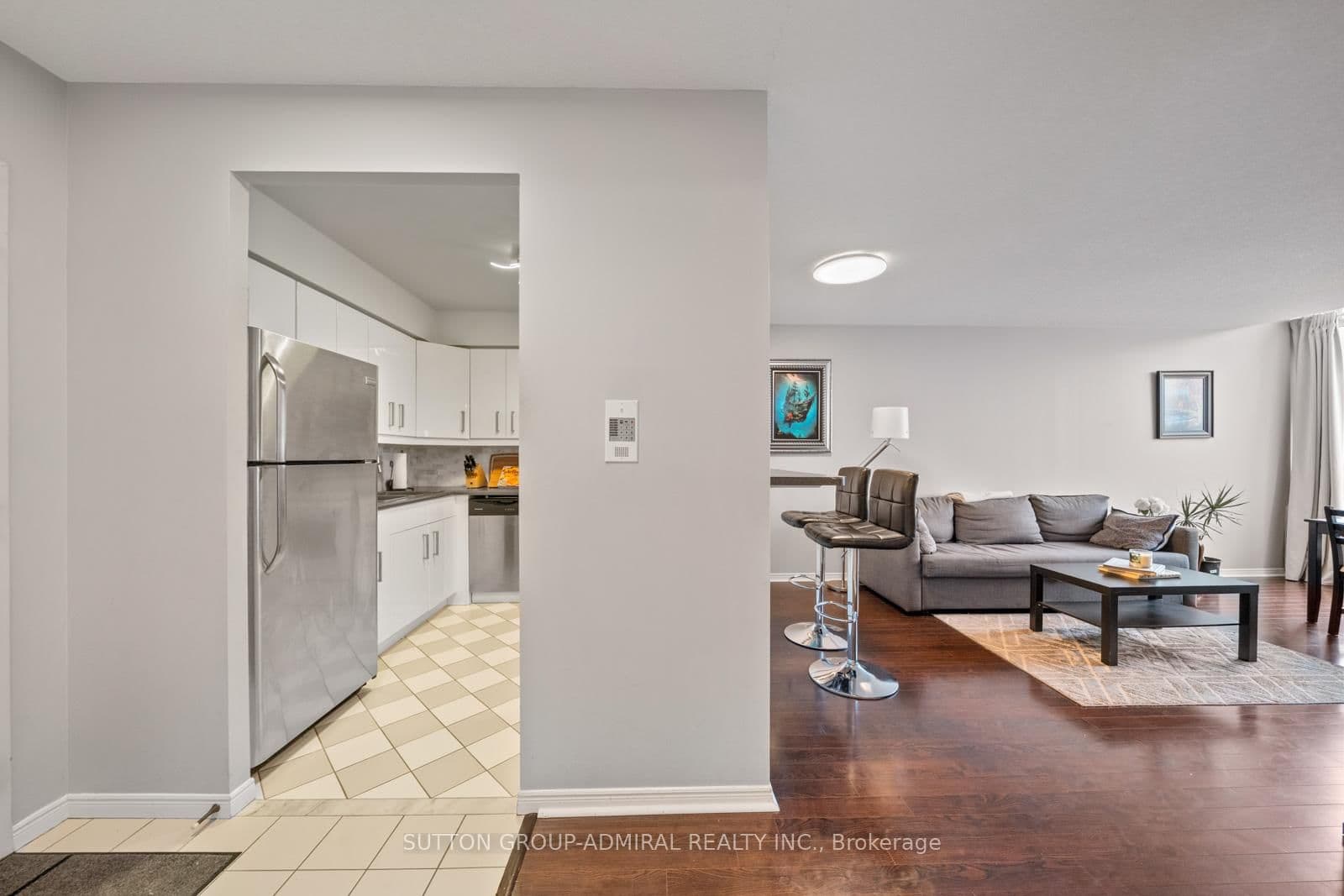 81 Townsgate Drive, Unit 1103 thumbnail 3