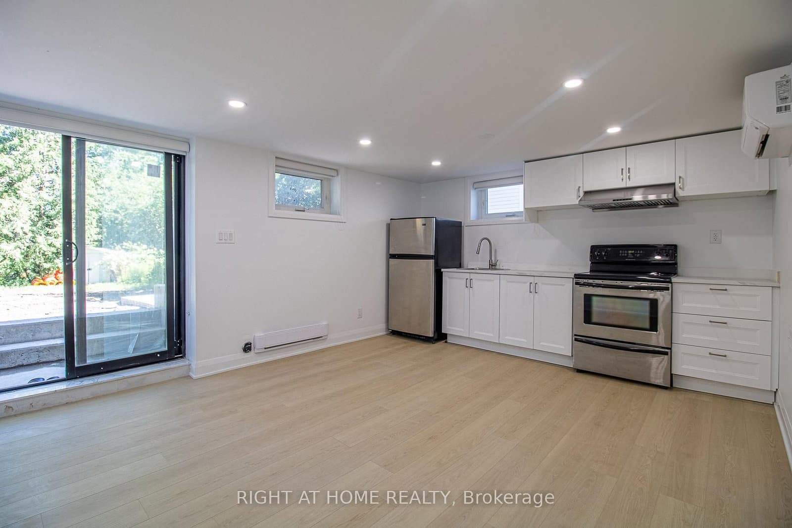 88 Highland Park Boulevard, Unit 2 thumbnail 5