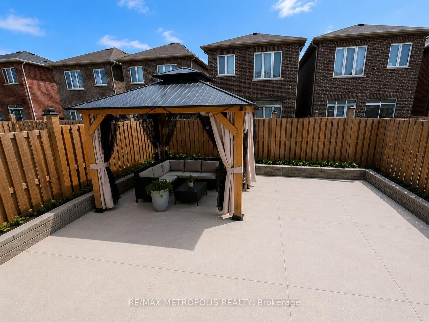 13 Mohandas Drive, Unit MAIN & UPPER thumbnail 4