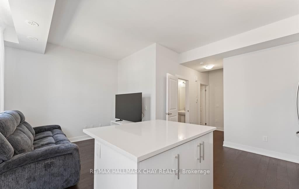 9570 Islington Avenue, Unit 227 thumbnail 8
