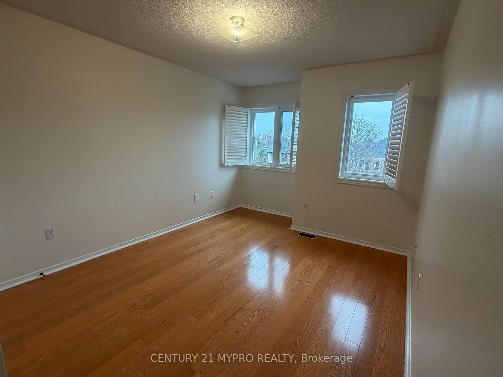 116 Orchard Hill (2nd Floor) Boulevard thumbnail 2