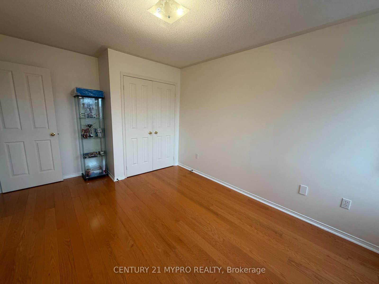 116 Orchard Hill (2nd Floor) Boulevard thumbnail 4