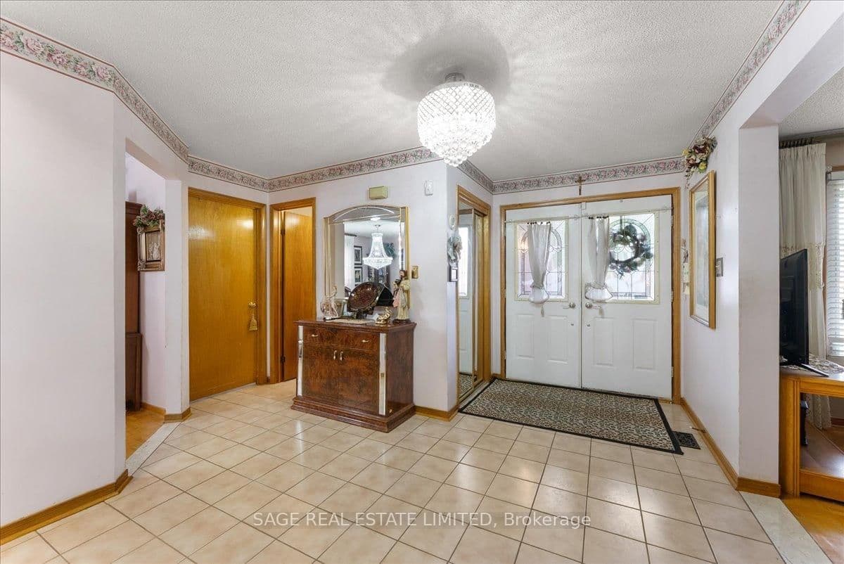 116 Butterfield Crescent thumbnail 4