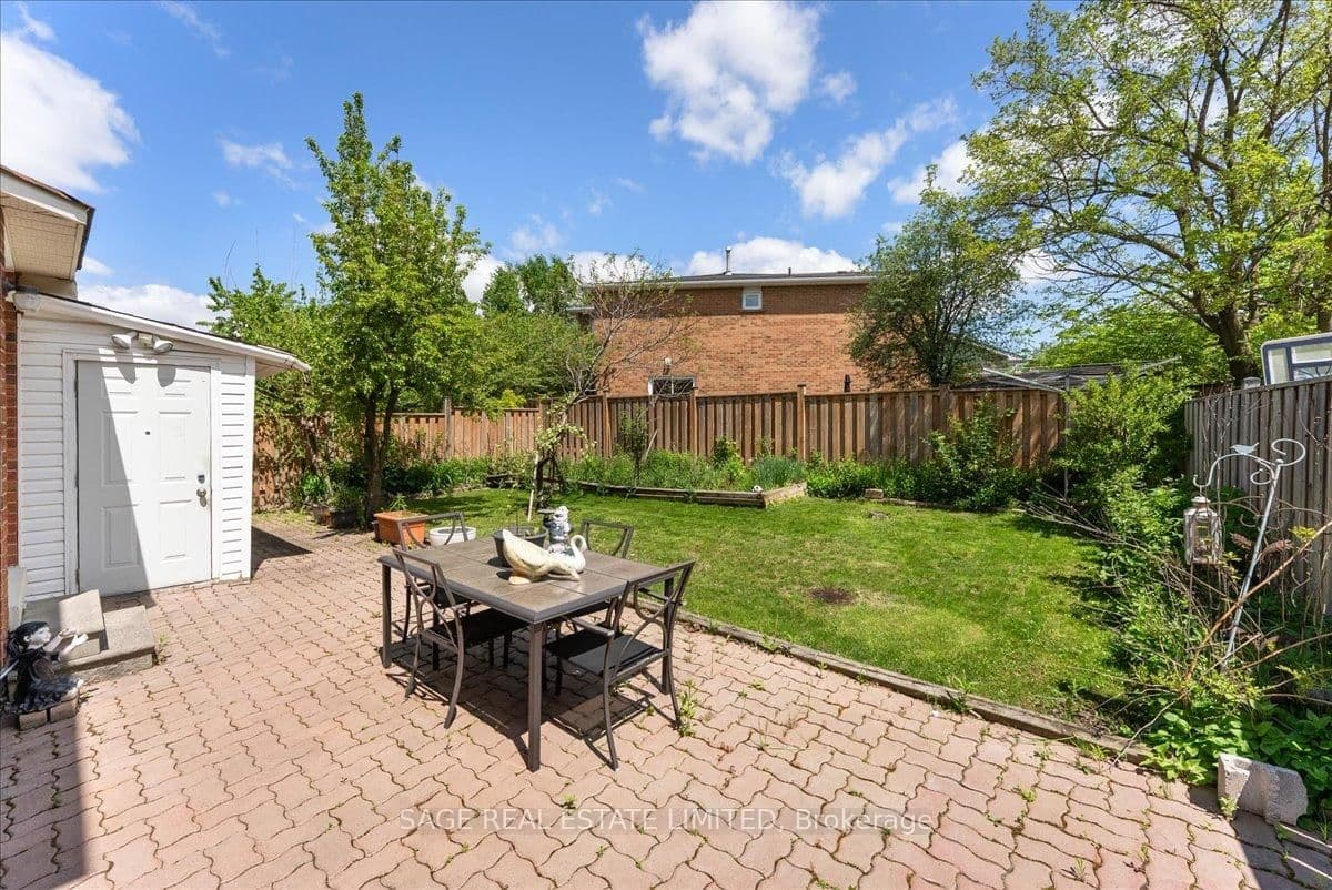 116 Butterfield Crescent thumbnail 41