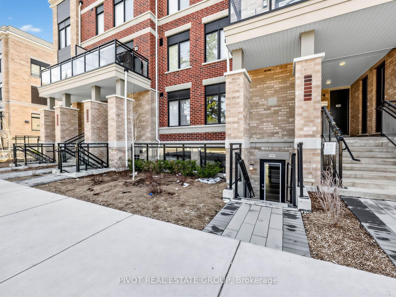 56 Elizabeth Street S, Unit 1104 thumbnail 2