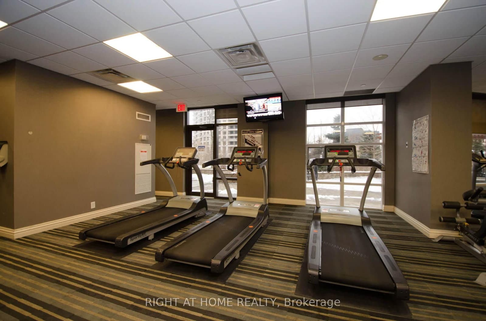9235 Jane Street, Unit 1012 thumbnail 35