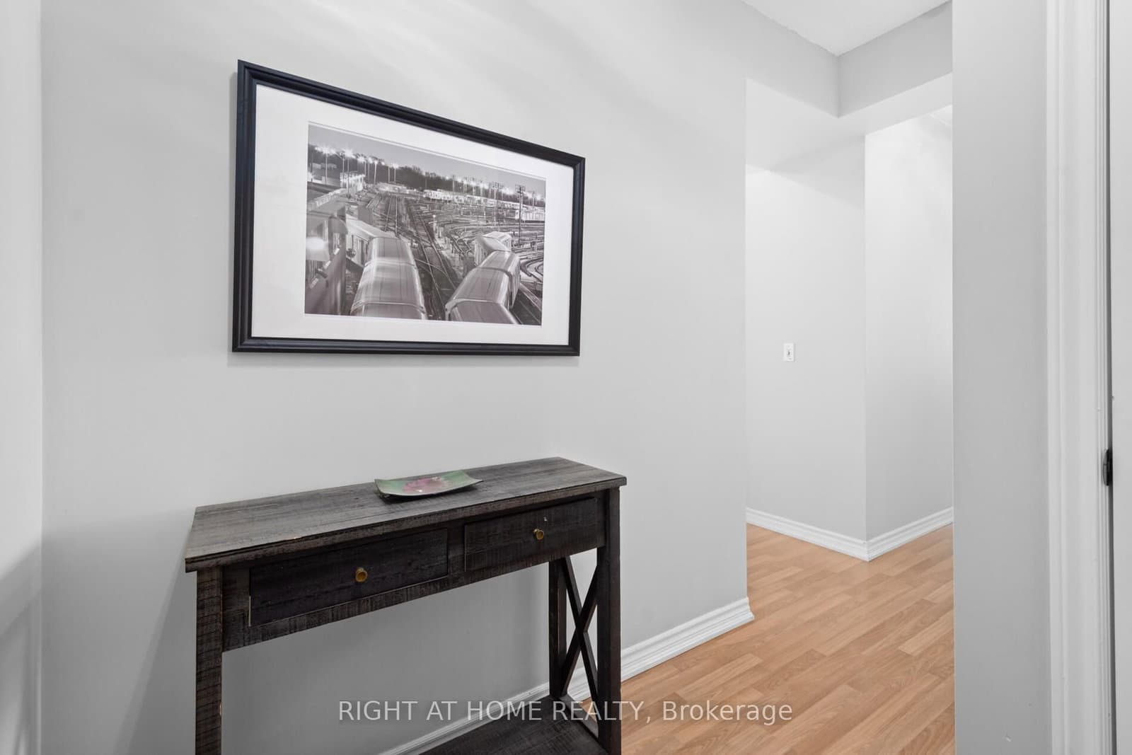 9235 Jane Street, Unit 1012 thumbnail 5