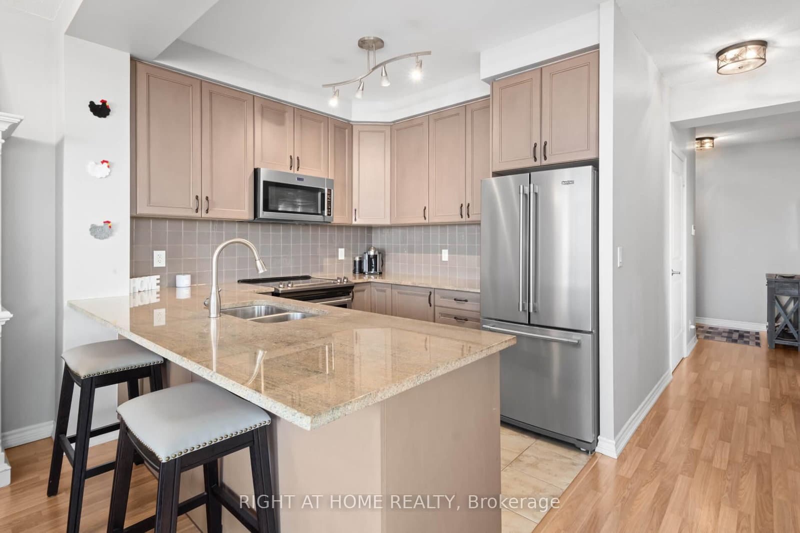 9235 Jane Street, Unit 1012 thumbnail 8