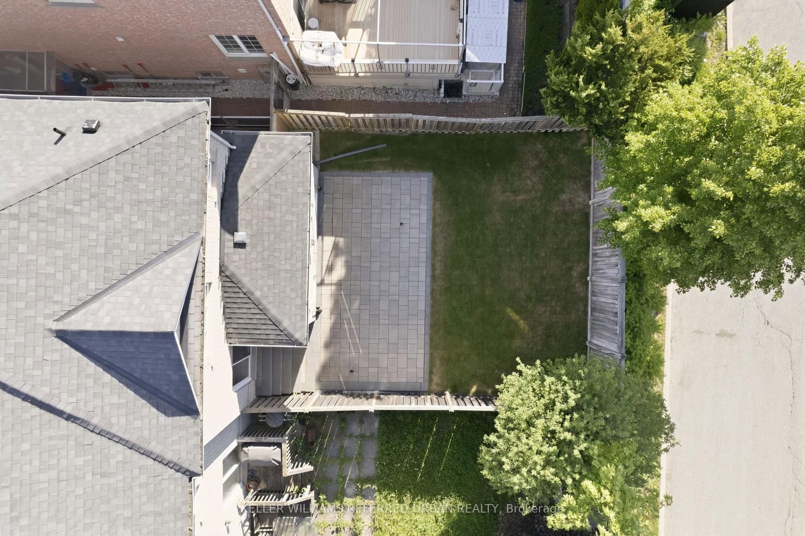 129 Dolce Crescent thumbnail 26