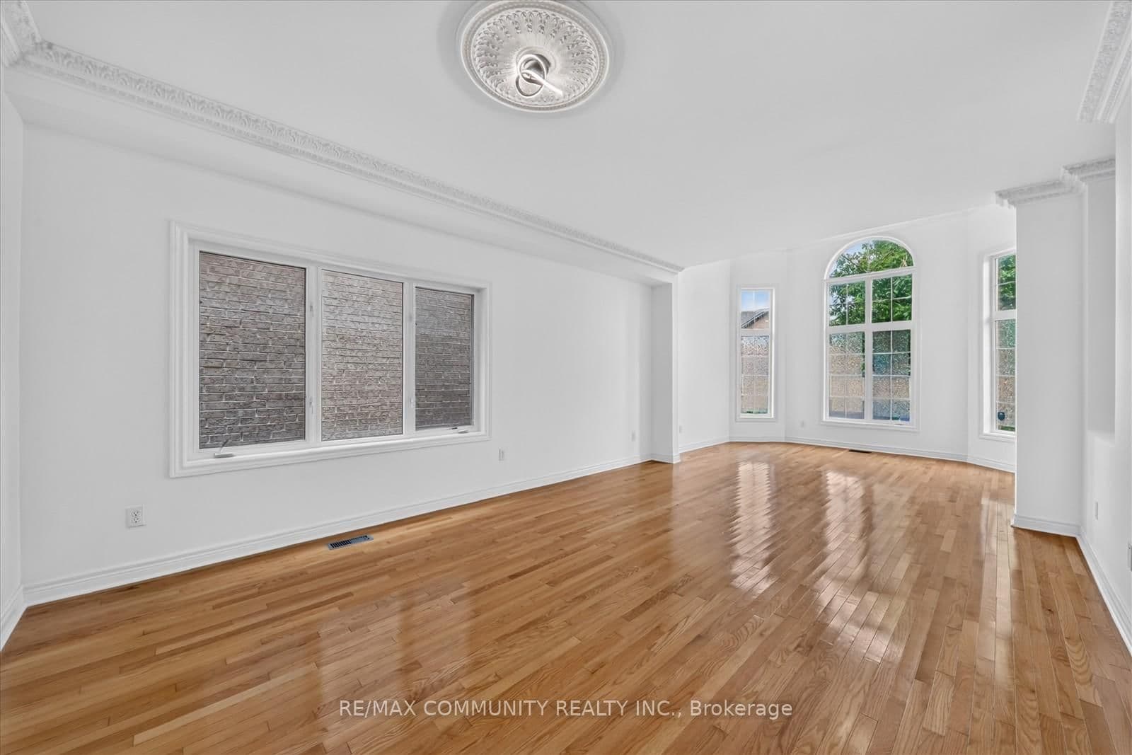29 River Forest Street W thumbnail 10