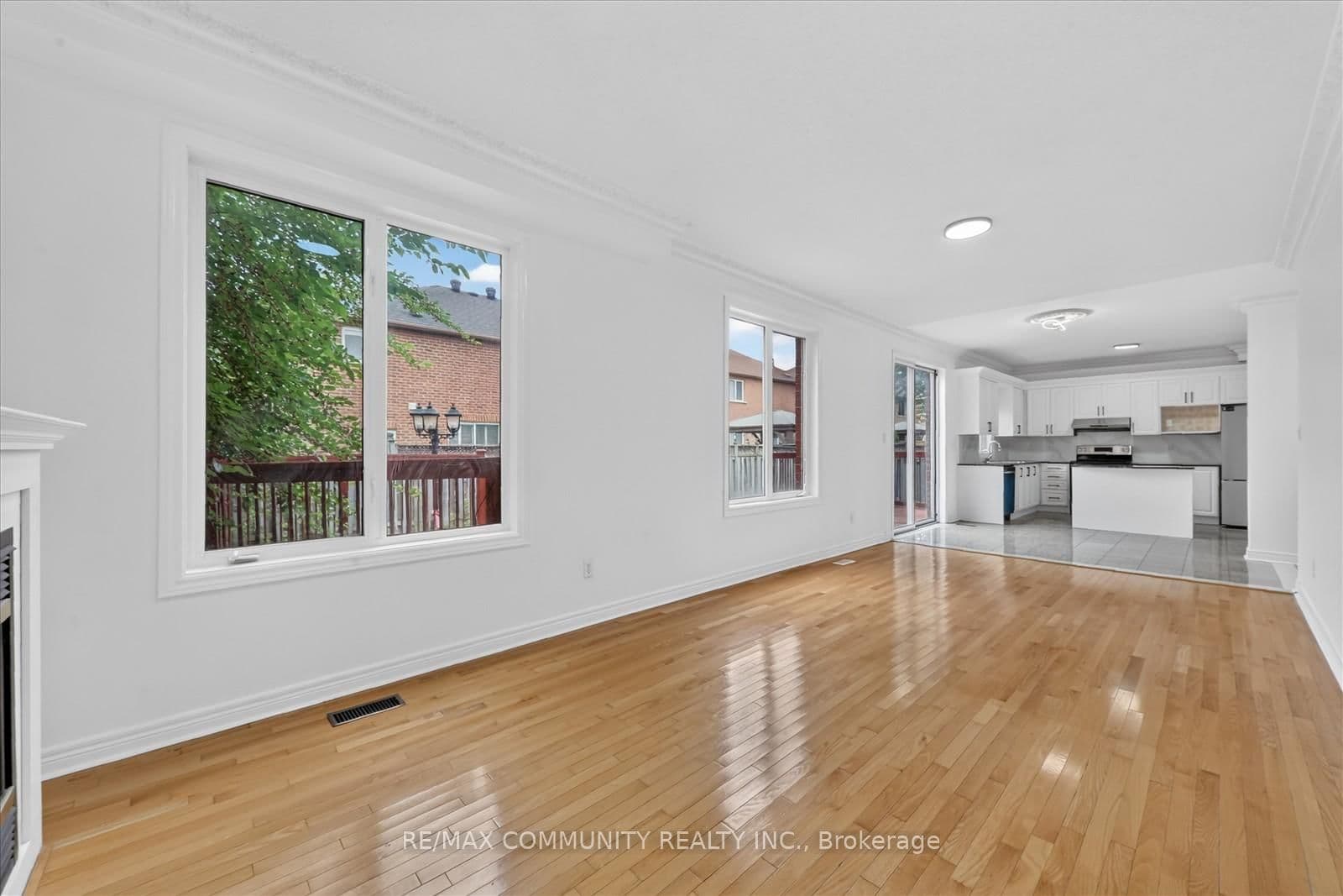 29 River Forest Street W thumbnail 21