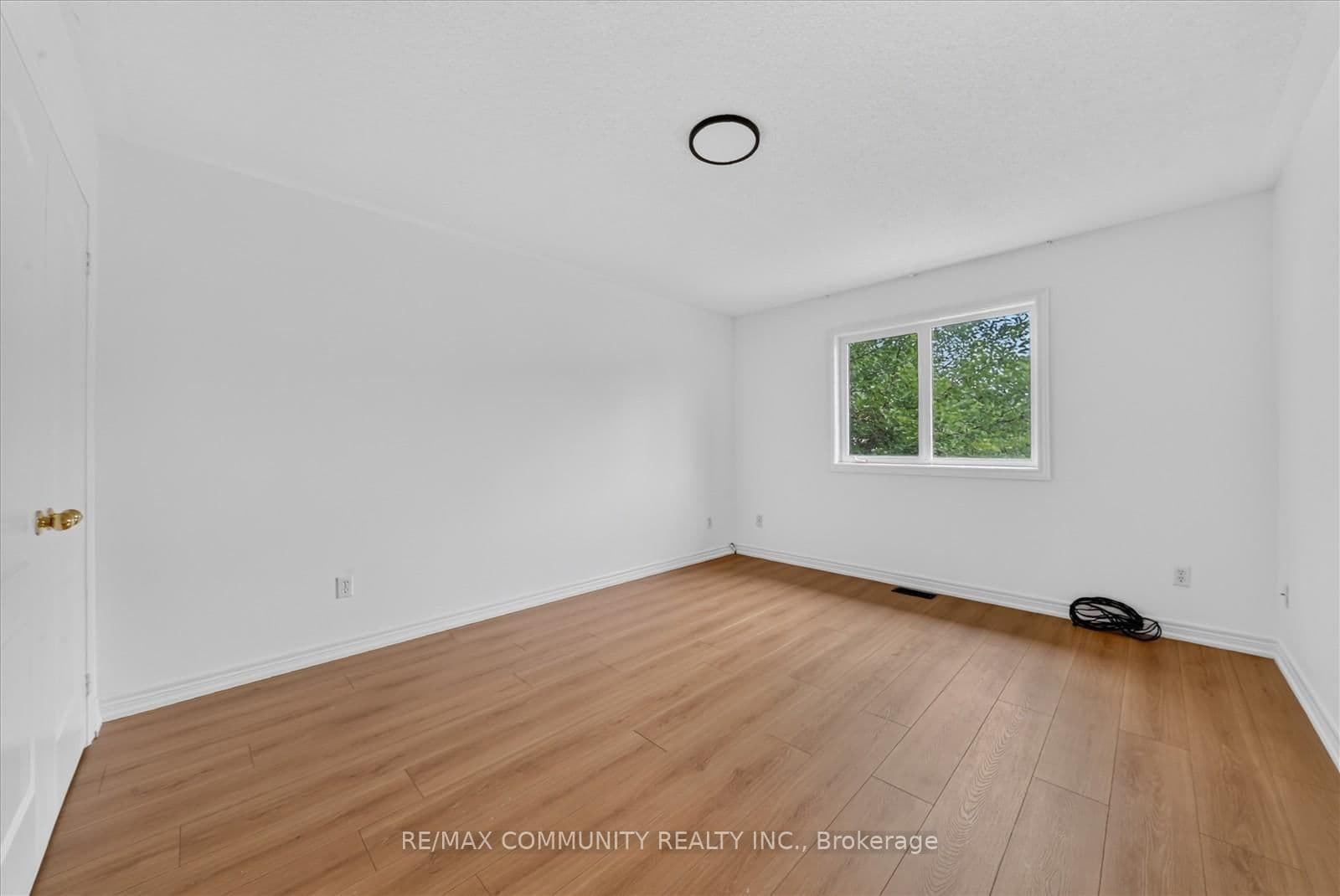 29 River Forest Street W thumbnail 32