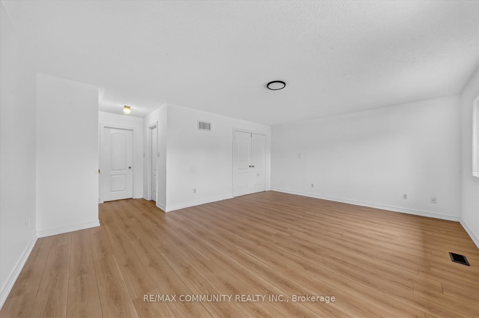 29 River Forest Street W thumbnail 42