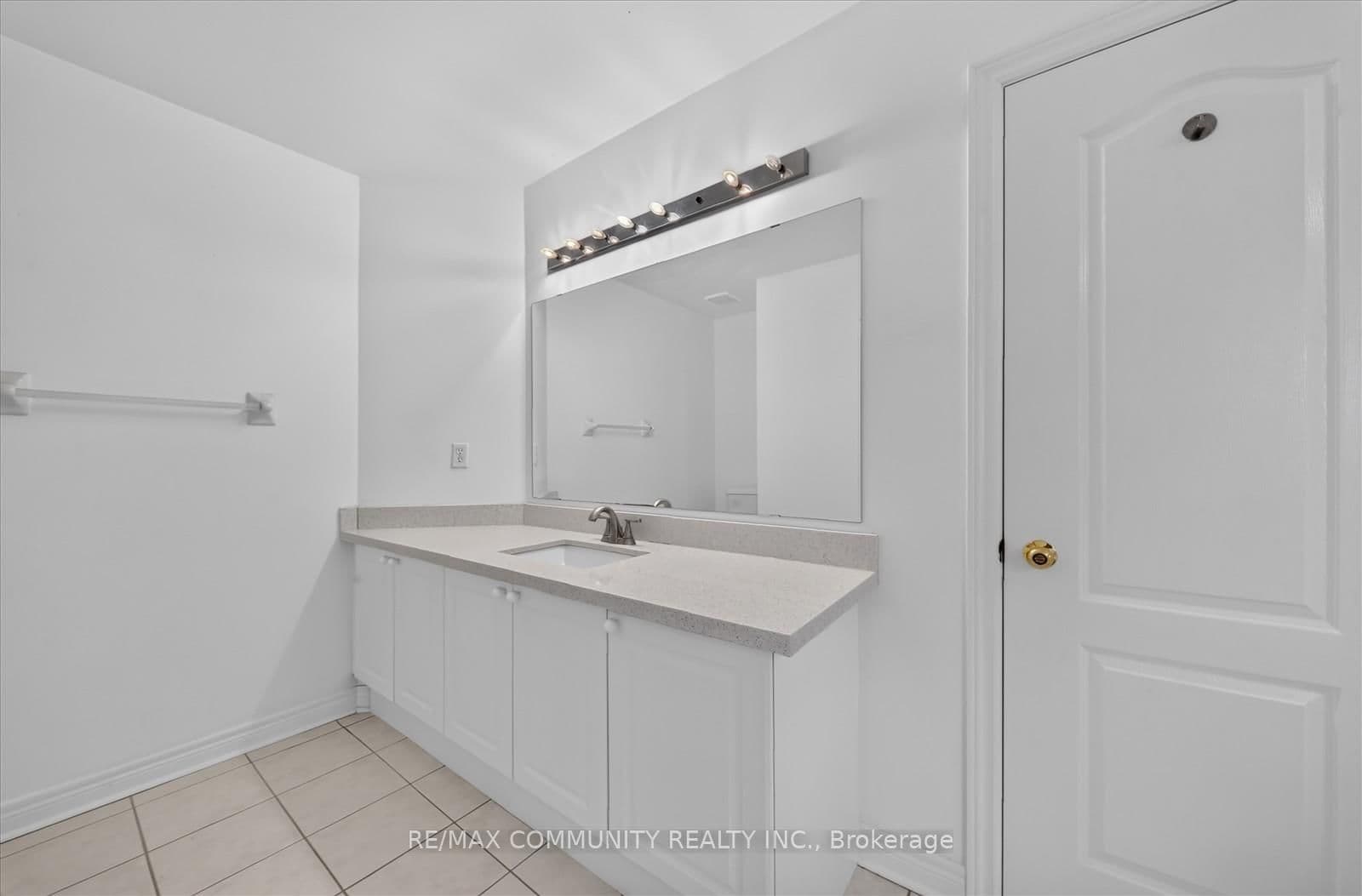 29 River Forest Street W thumbnail 43
