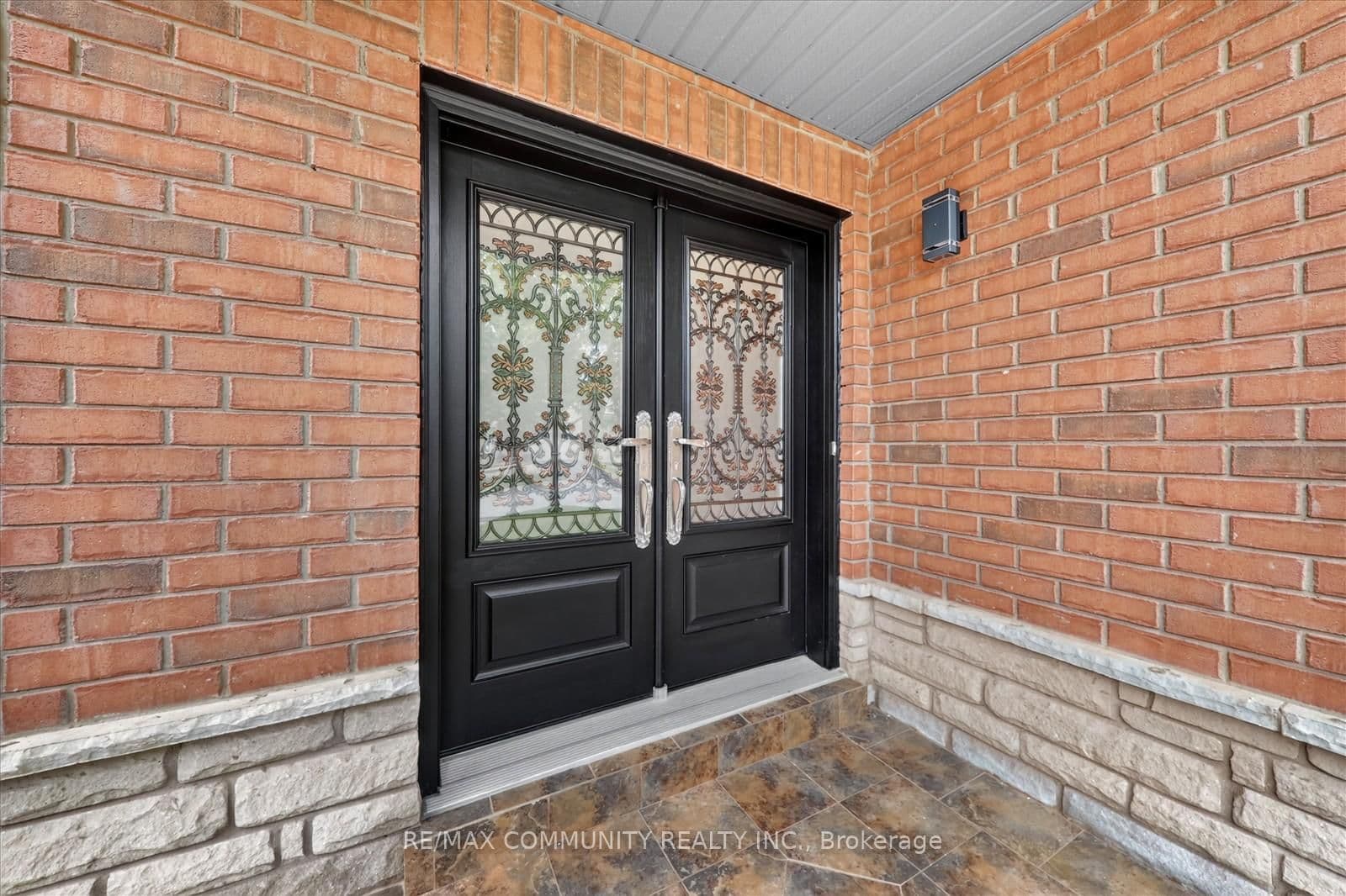 29 River Forest Street W thumbnail 6
