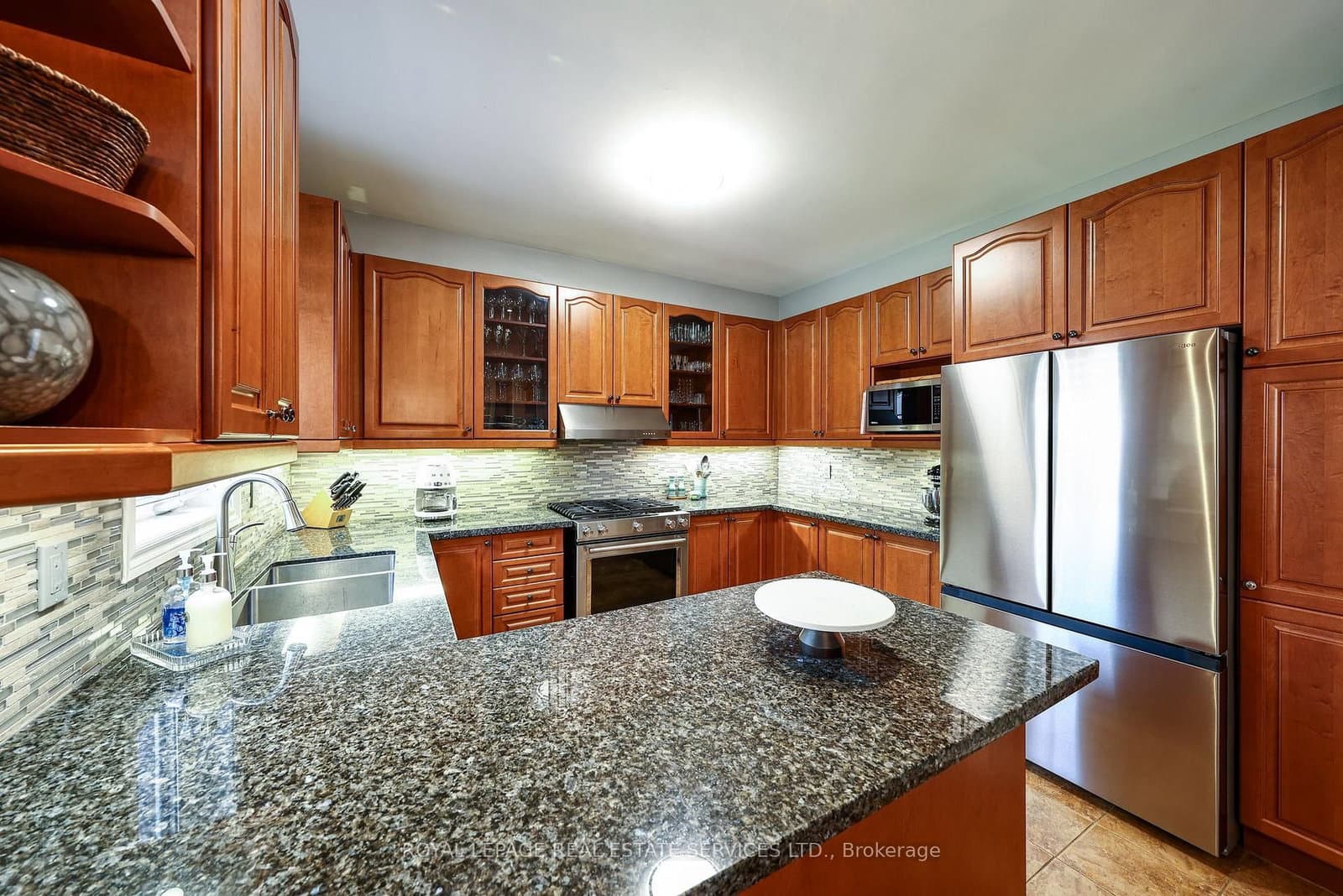 140 Humber Forest Court thumbnail 15