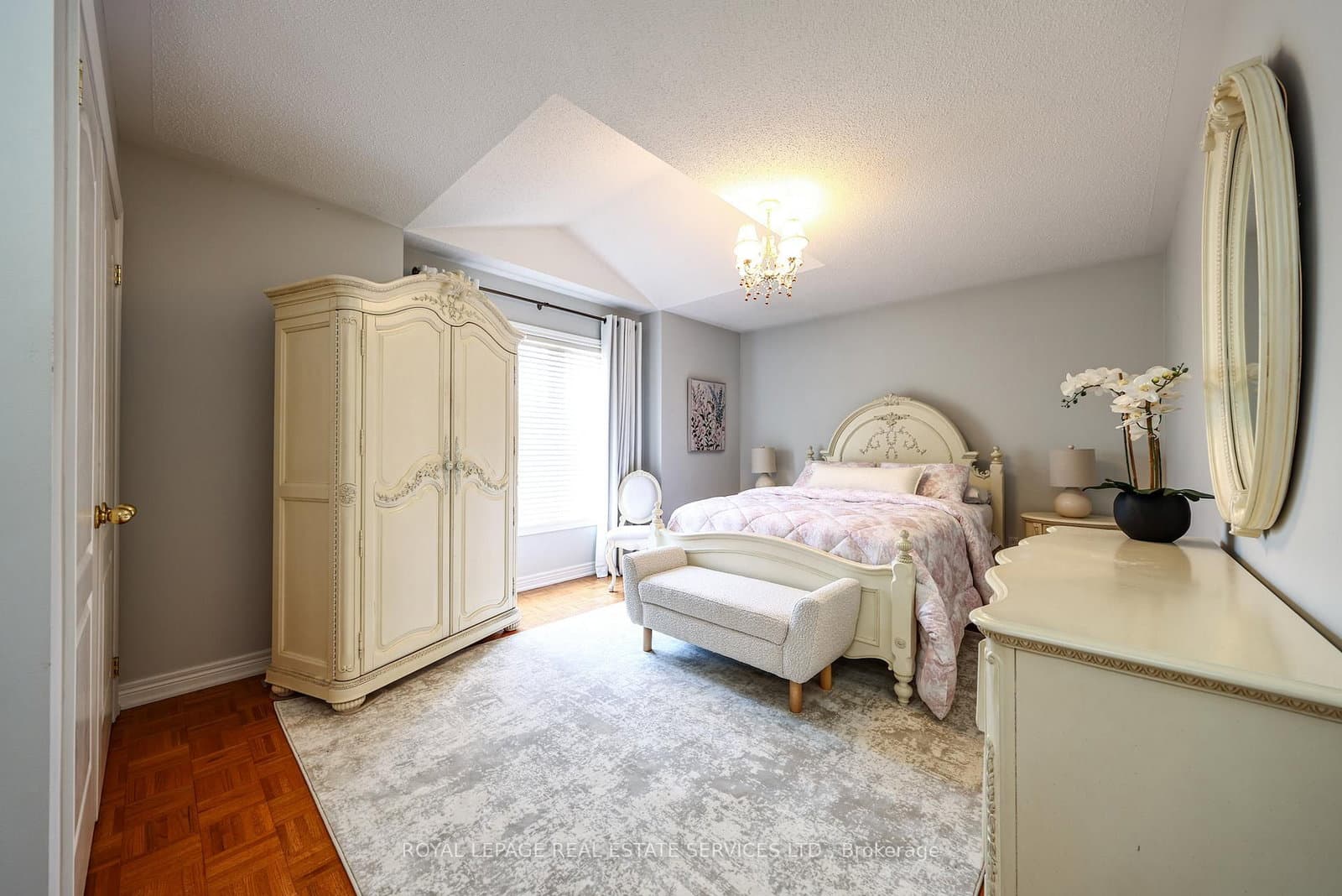 140 Humber Forest Court thumbnail 32