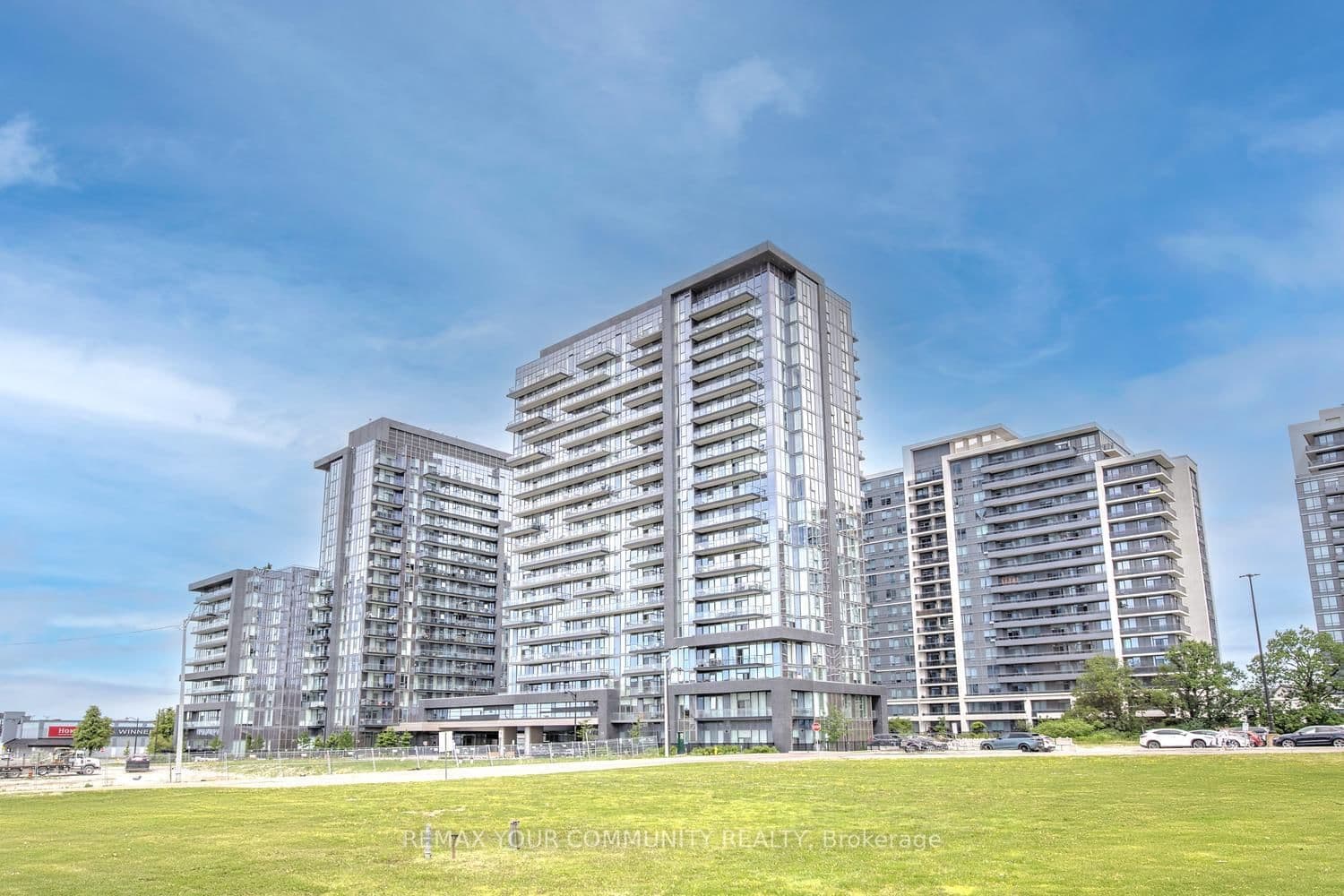 20 Gatineau Drive, Unit 406