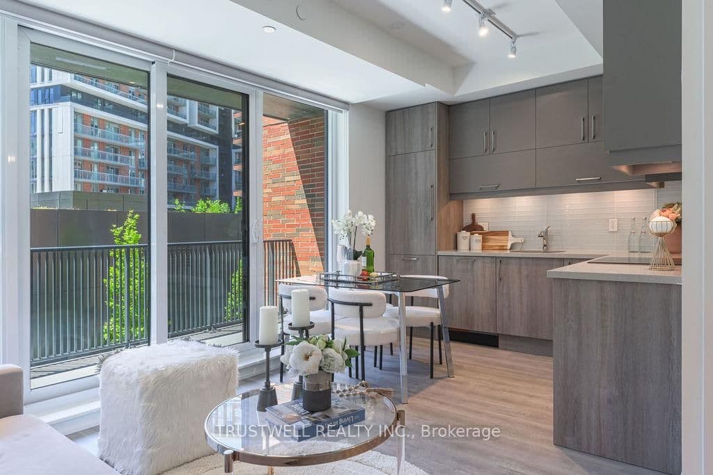38 Simcoe Promenade, Unit 407 thumbnail 5