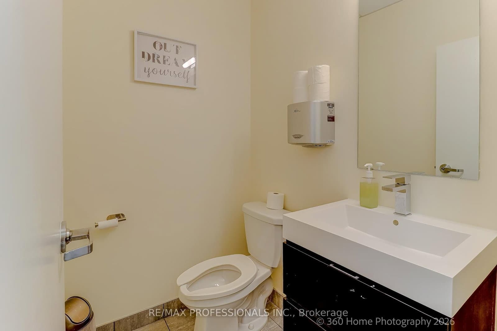 125 Hawkview Boulevard, Unit 8/9 thumbnail 13