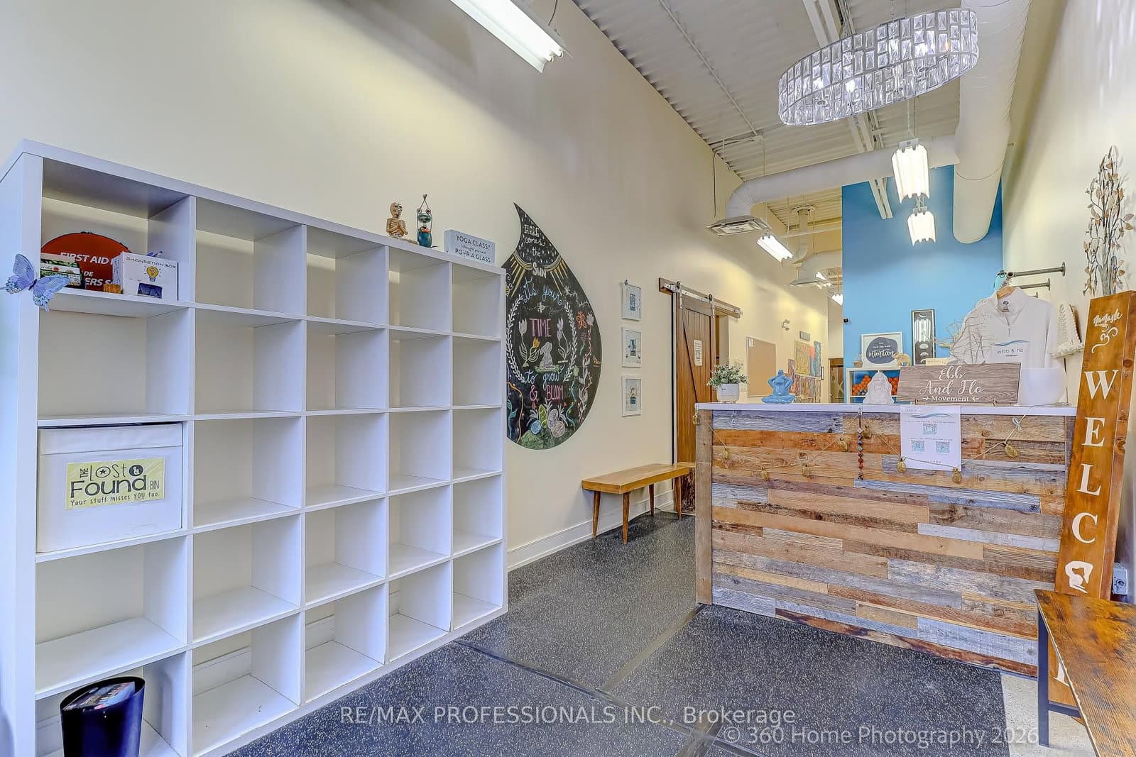 125 Hawkview Boulevard, Unit 8/9 thumbnail 4