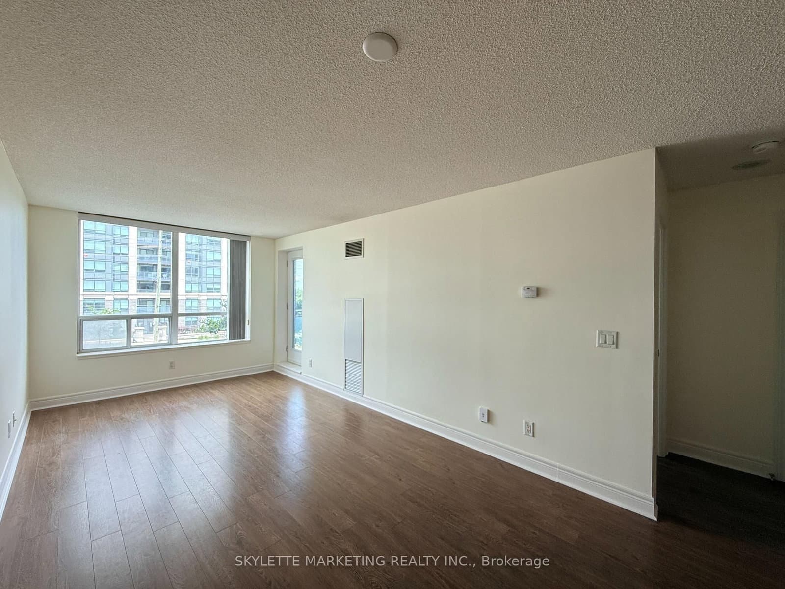 62 Suncrest Boulevard, Unit 310 thumbnail 4