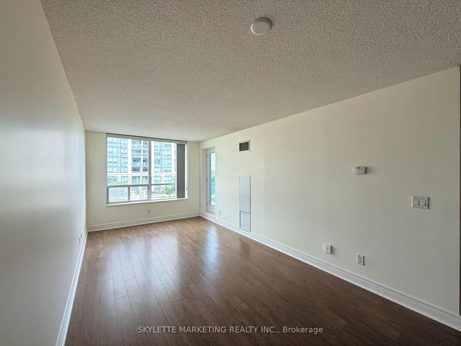 62 Suncrest Boulevard, Unit 310 thumbnail 5