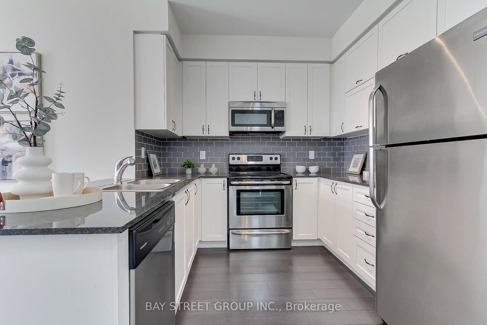 28 Prince Regent Street, Unit PH8 thumbnail 6