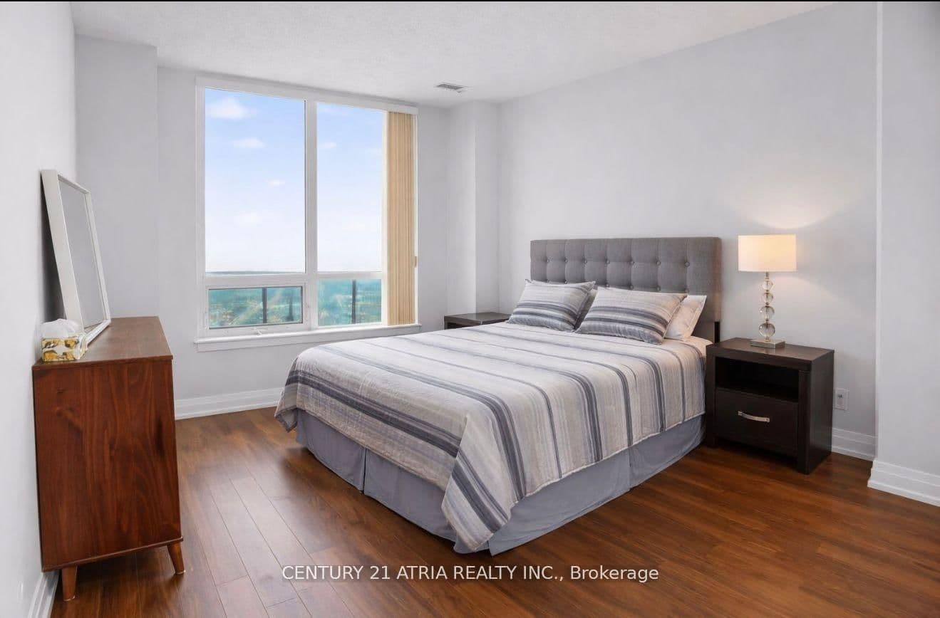 7165 Yonge Street, Unit PH09 thumbnail 3