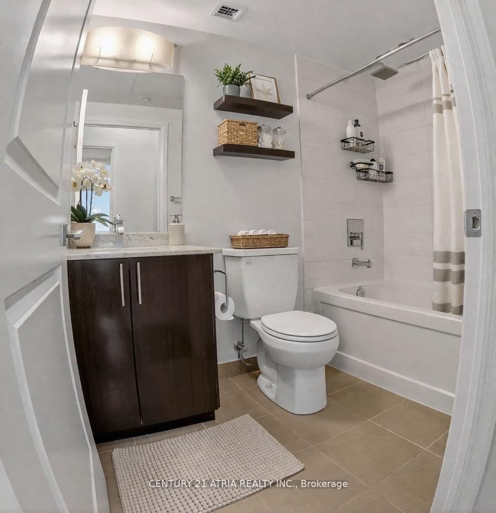 7165 Yonge Street, Unit PH09 thumbnail 6
