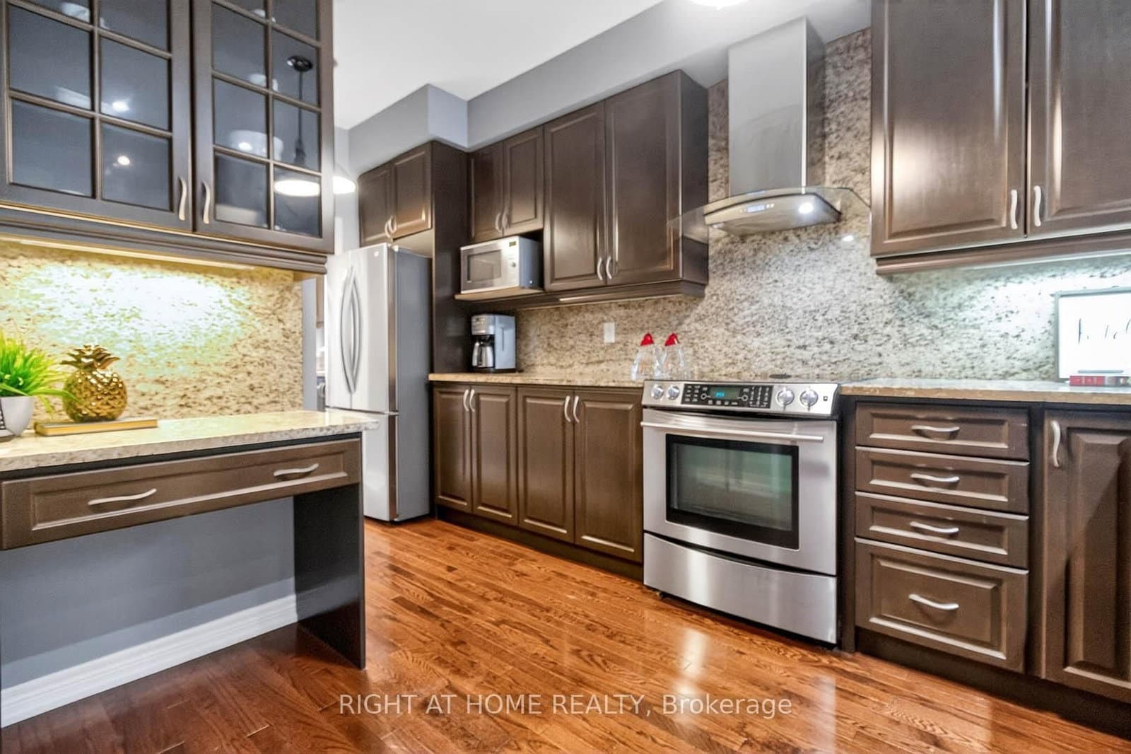145 Louisbourg Way thumbnail 10