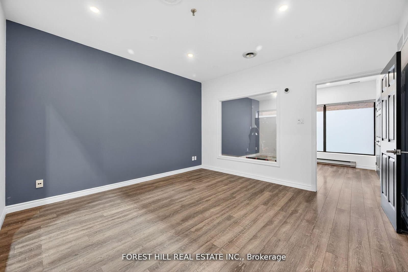 241 Edgeley Boulevard, Unit 11 thumbnail 10