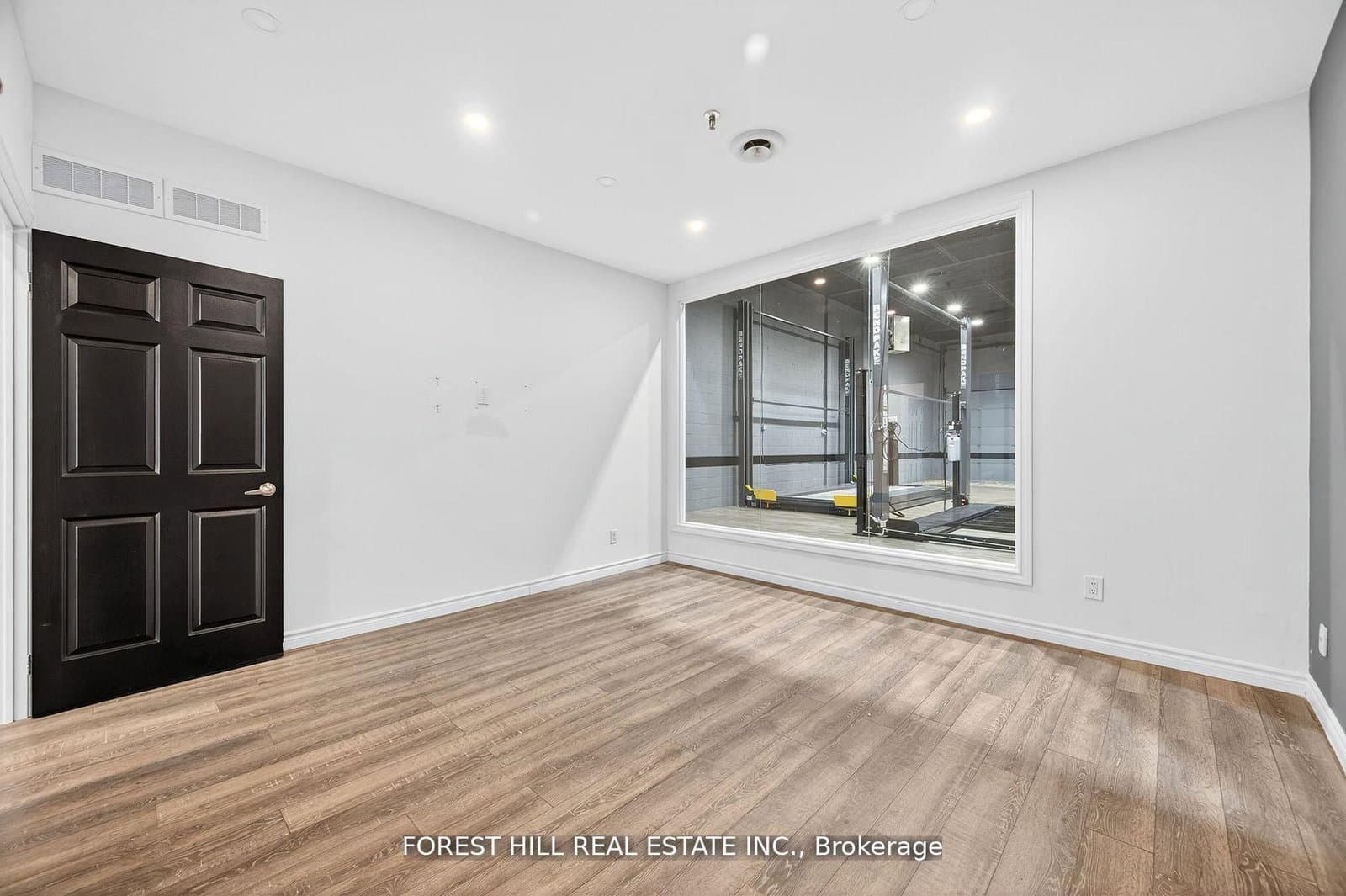 241 Edgeley Boulevard, Unit 11 thumbnail 12