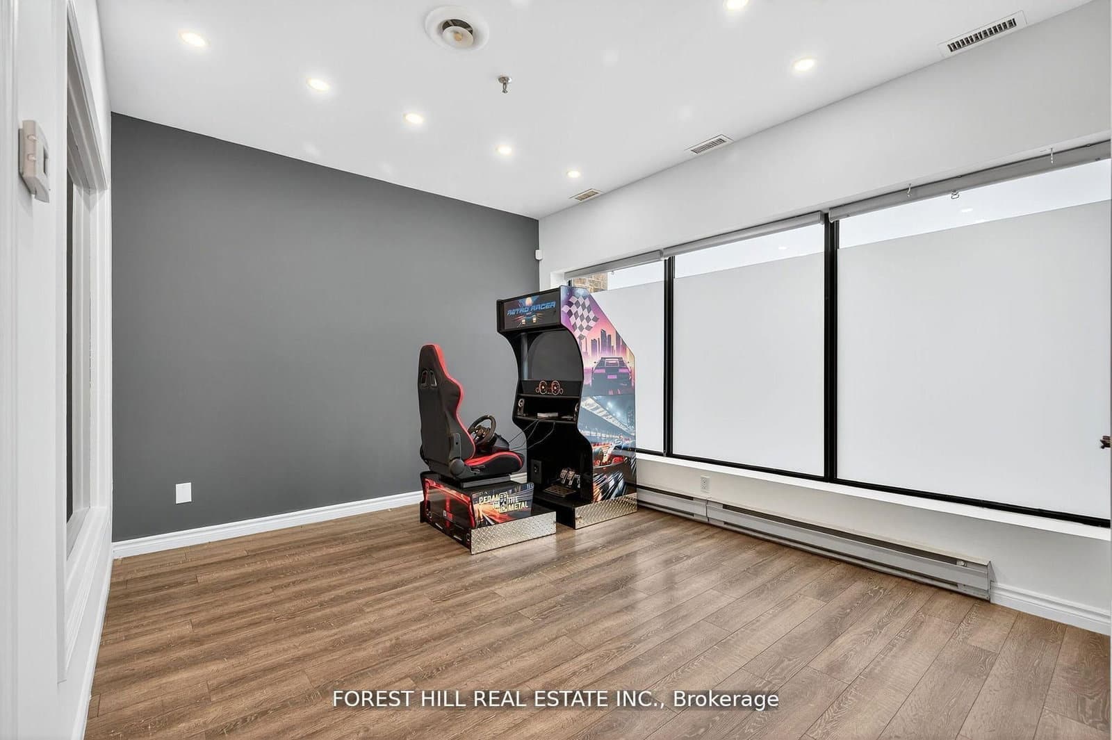 241 Edgeley Boulevard, Unit 11 thumbnail 6
