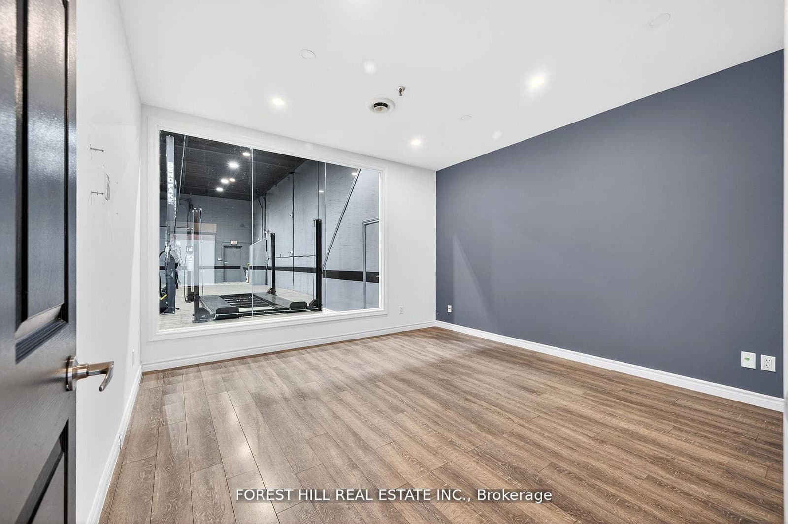 241 Edgeley Boulevard, Unit 11 thumbnail 9