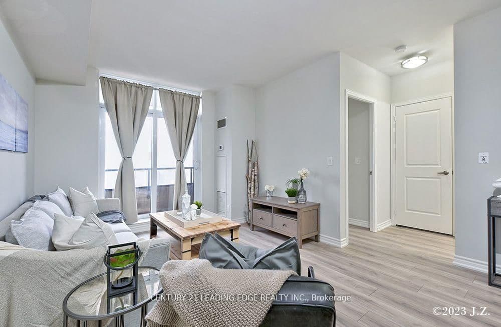 9225 Jane Street, Unit 911 thumbnail 13
