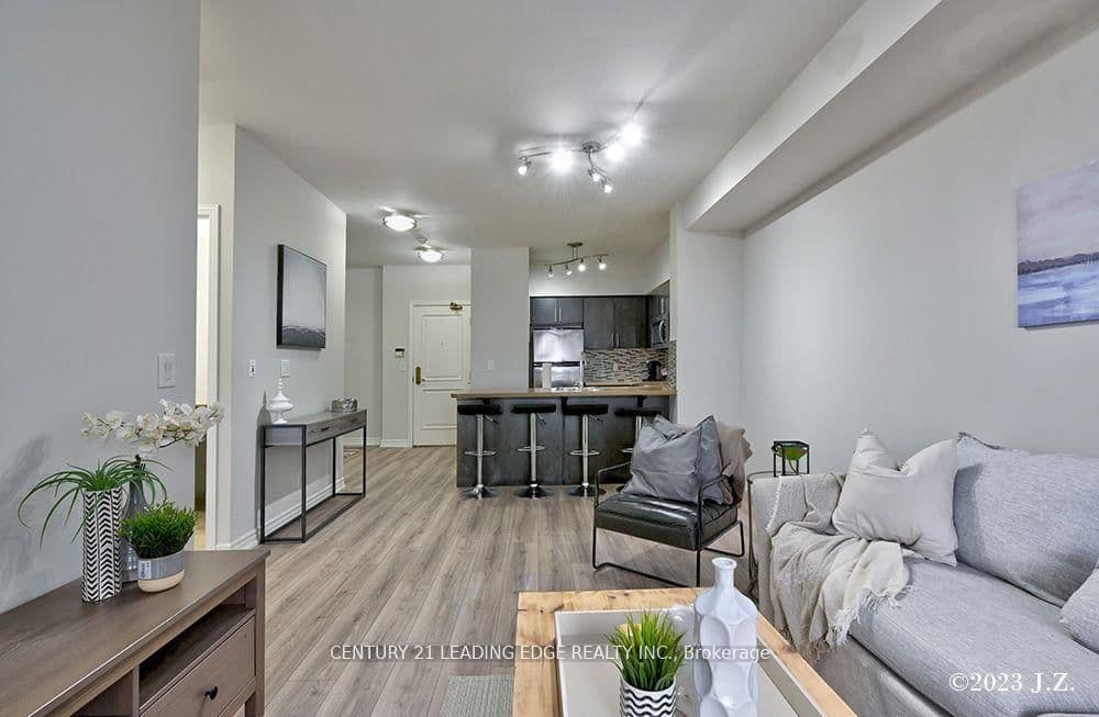 9225 Jane Street, Unit 911 thumbnail 15