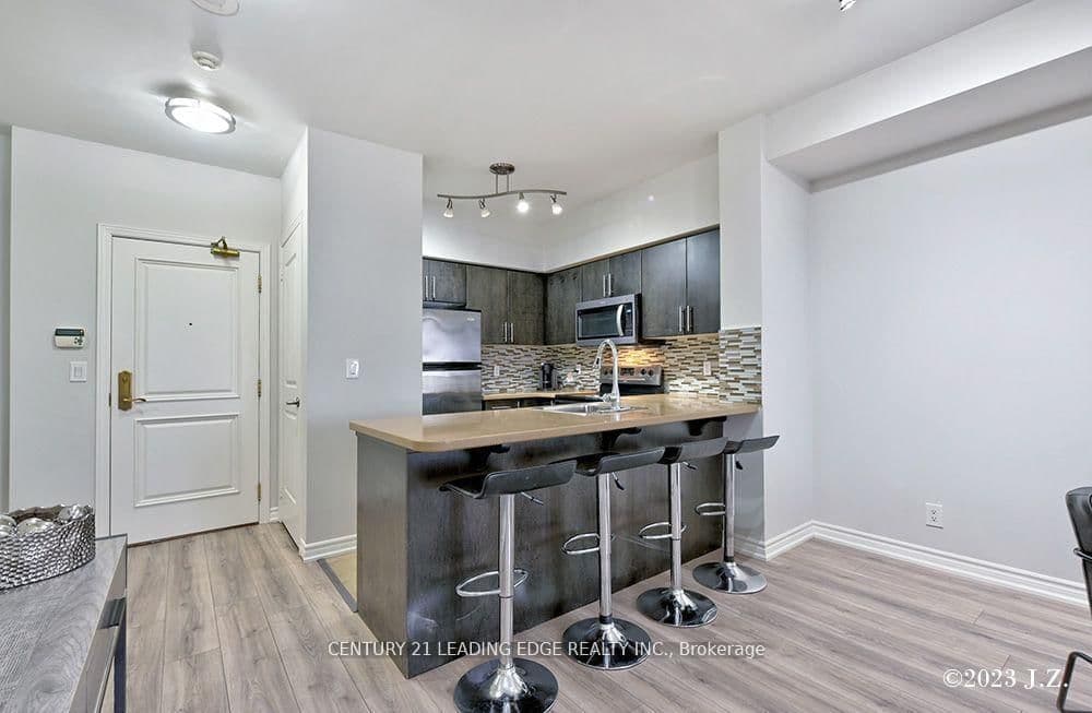 9225 Jane Street, Unit 911 thumbnail 6