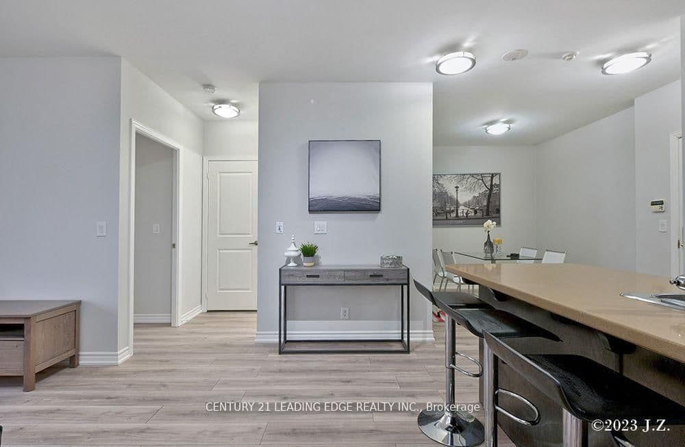 9225 Jane Street, Unit 911 thumbnail 8