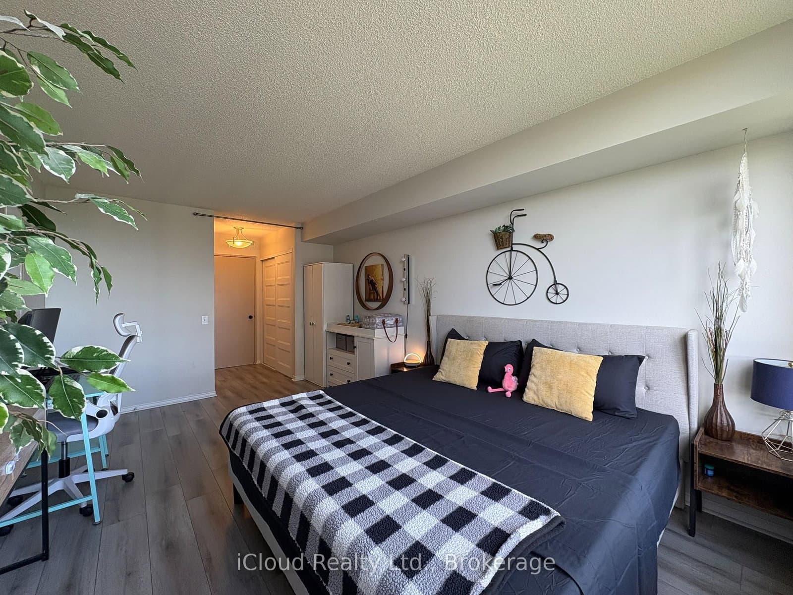 91 Townsgate Drive, Unit 710 thumbnail 14