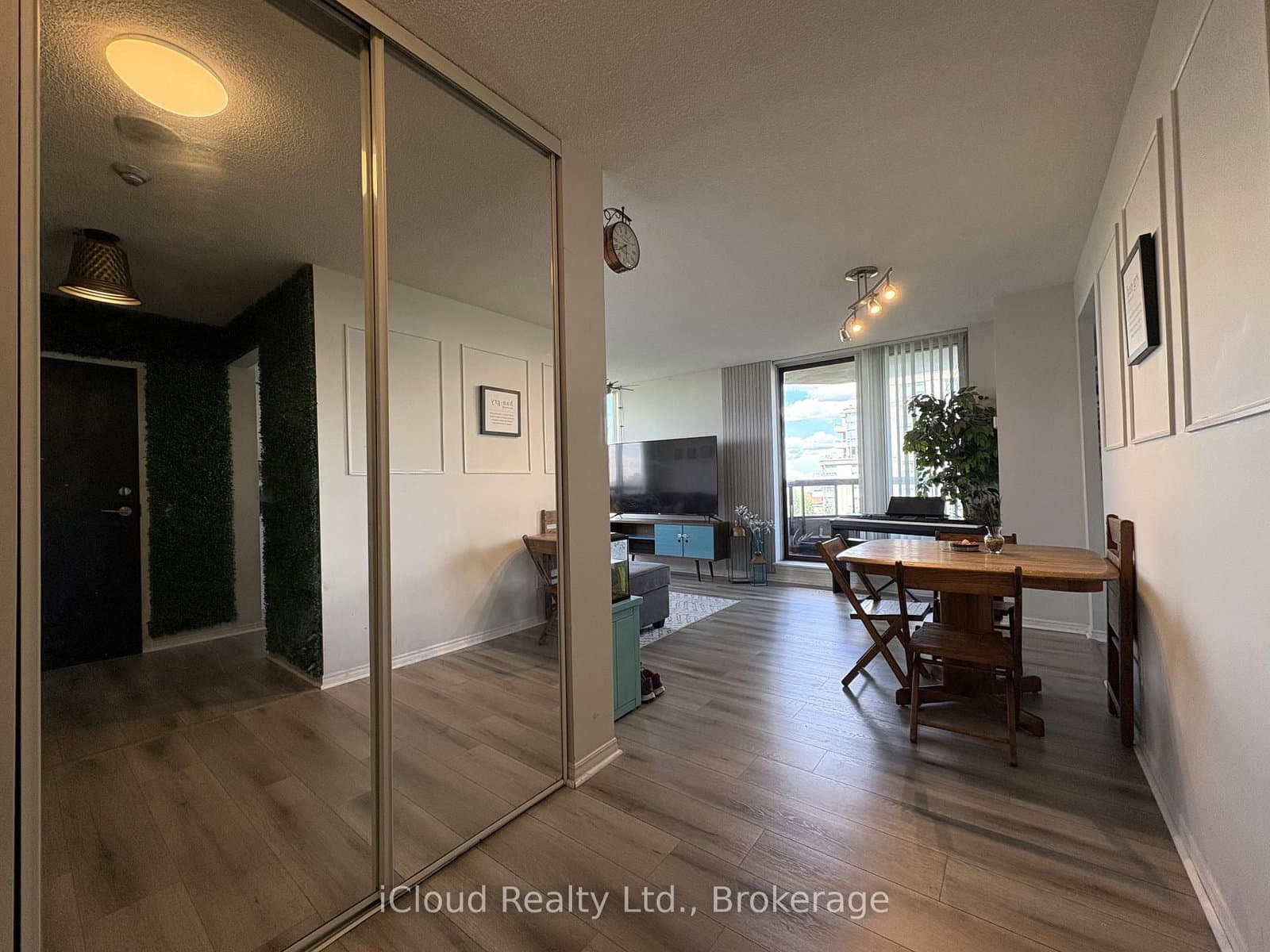 91 Townsgate Drive, Unit 710 thumbnail 5