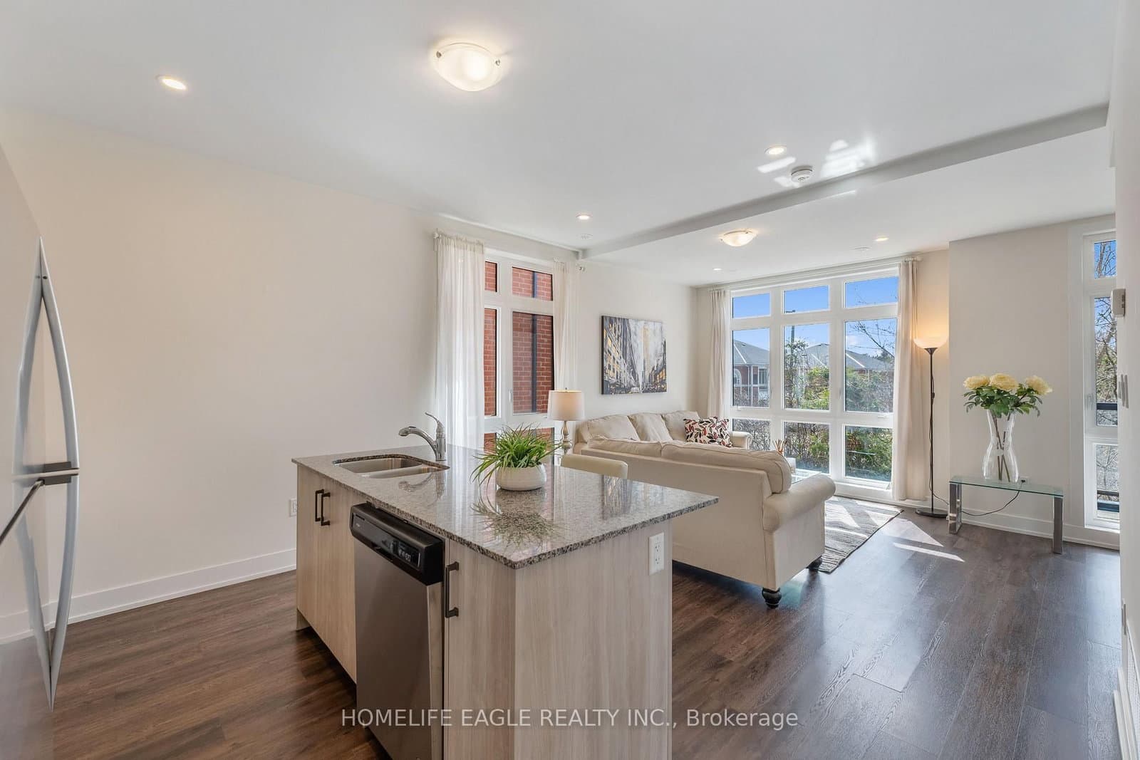 7 Phelps Lane, Unit 16 thumbnail 2