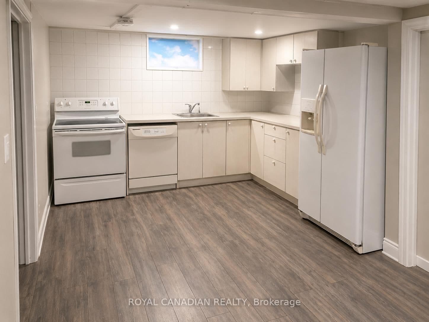 36 Maplegrove Avenue thumbnail 20
