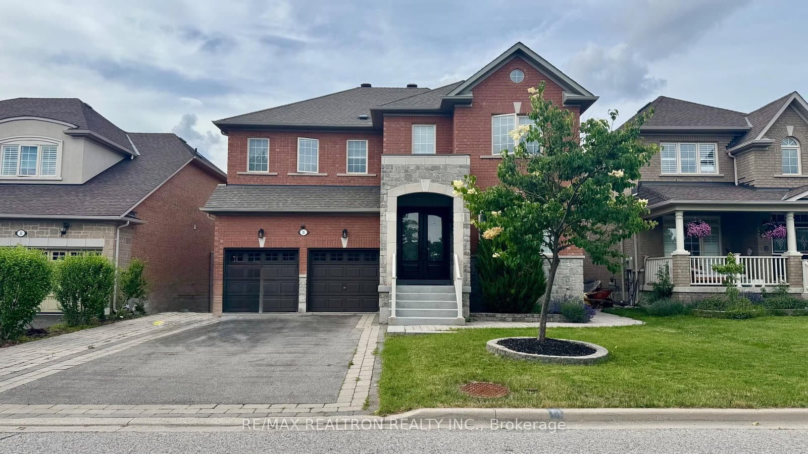 31 Glaceport Crescent - Image 1
