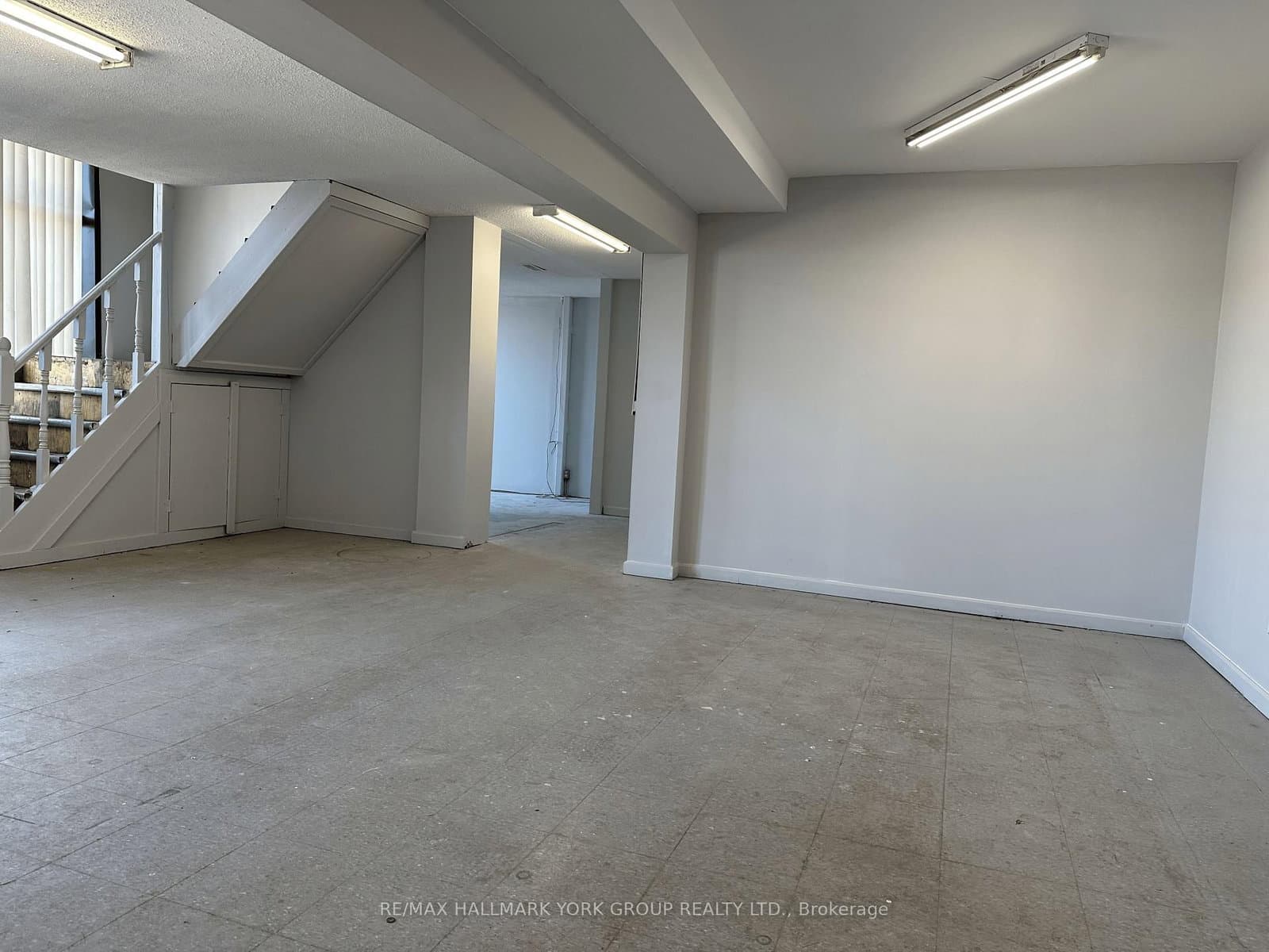 24707 Woodbine Avenue, Unit 6 thumbnail 6