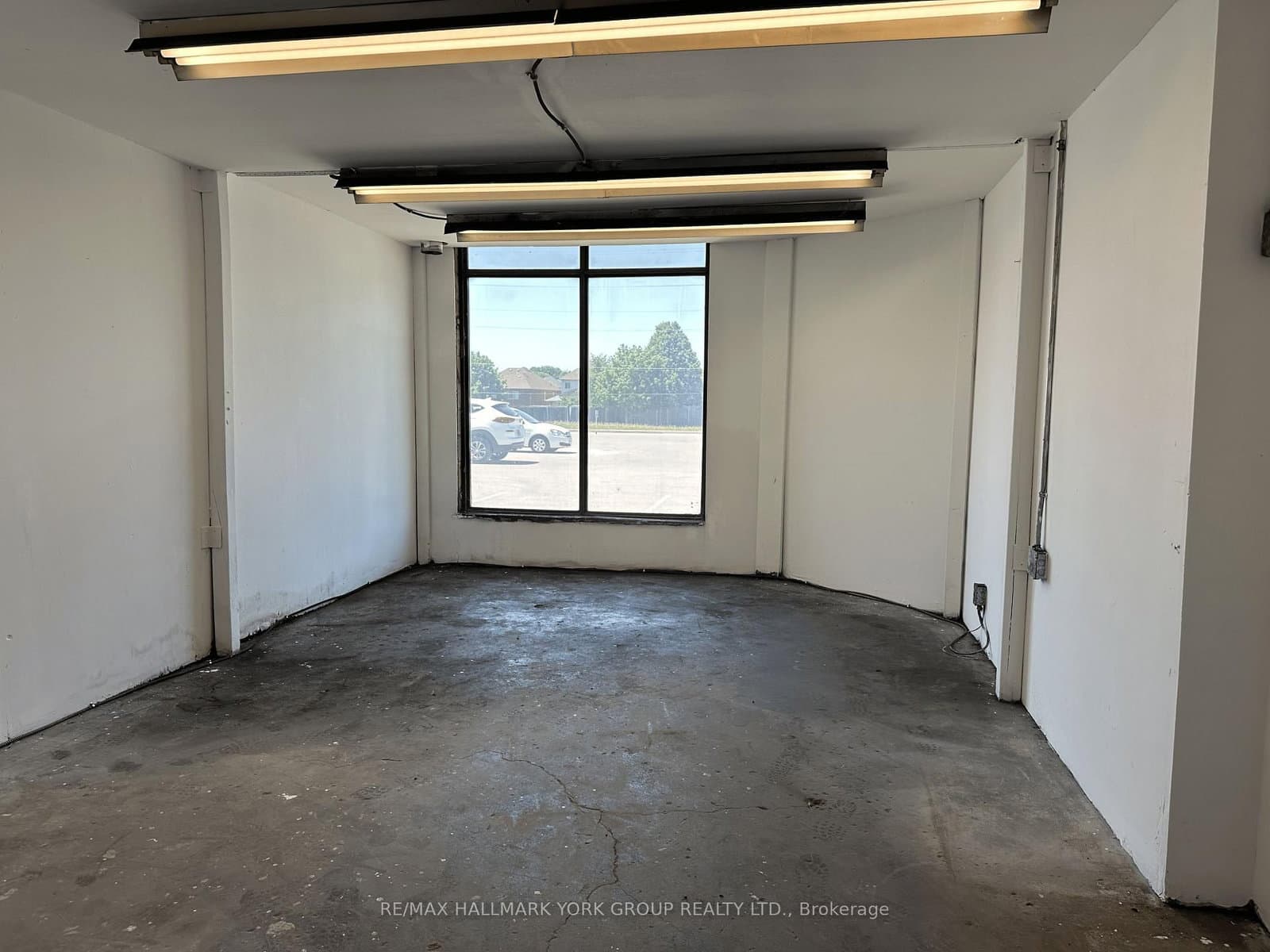 24707 Woodbine Avenue, Unit 6 thumbnail 8
